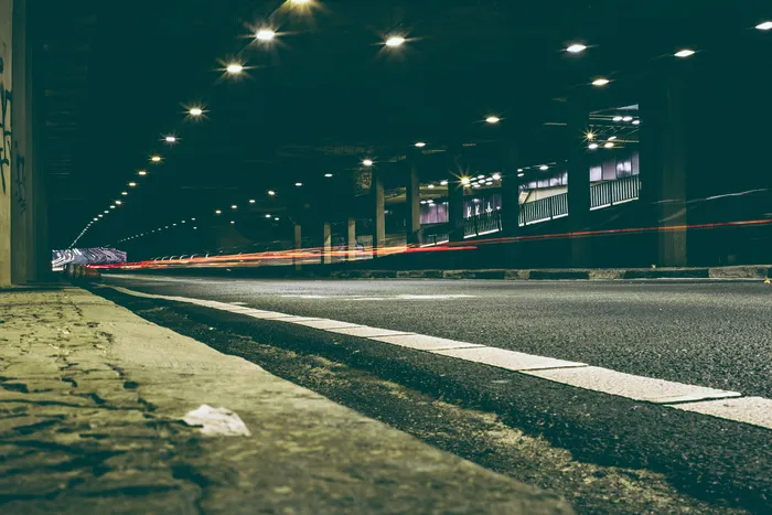 道路和灯光景观照片