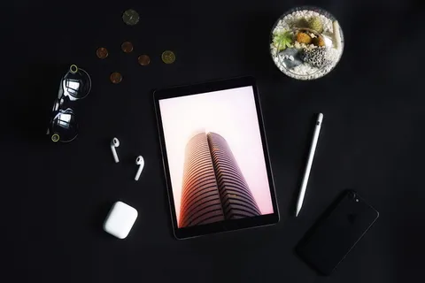 新加坡,黑色,ipad,苹果,铅笔,眼镜,airpods,科技 新加坡,黑色,ipad,苹果,铅笔,眼镜,airpods,科技
