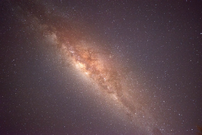 牛奶路、星空、天空、地球、空间、光、夜、颜色的照片