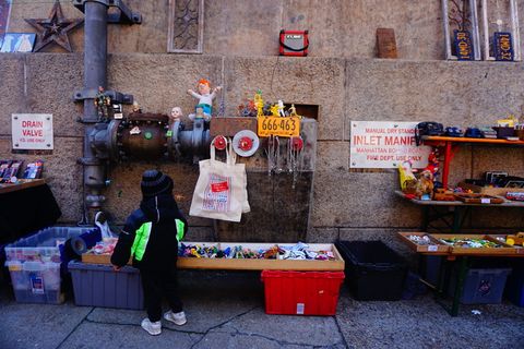 人，人，衣服，鞋子，衣服，鞋子，机器，电子