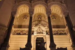 纪念碑，里昂，法国，灯光，对光，建筑，建筑结构，低角度视图