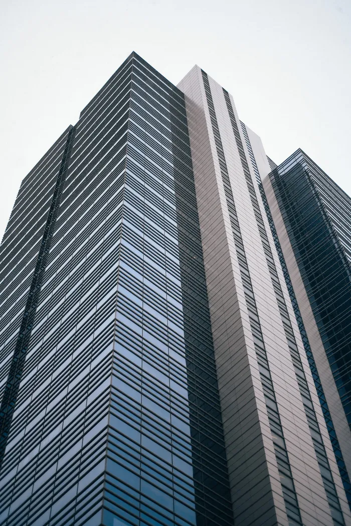 灰白色建筑