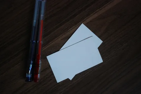 笔,笔,凝胶,名片,名片,木质材料,无人,桌子 笔,笔,凝胶,名片,名片,木质材料,无人,桌子