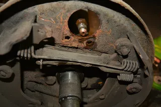 锈蚀，制动器，制动齿轮，鼓式制动器，修理，金属，特写，无人