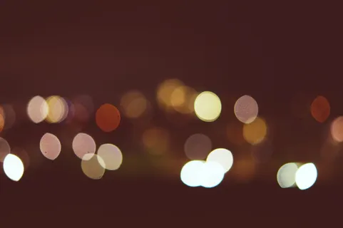 灯光、夜间、黑暗、模糊、颜色、闪光、照明、发光 灯光、夜间、黑暗、模糊、颜色、闪光、照明、发光
