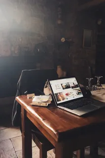 意大利,圣乔瓦尼罗通多,ss272,华彩,木材,macbook,桌子,室内 意大利,圣乔瓦尼罗通多,ss272,华彩,木材,macbook,桌子,室内