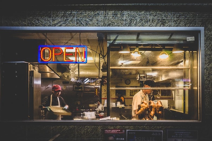 商店，肉，商店，餐馆，人，男人，厨师，晚上