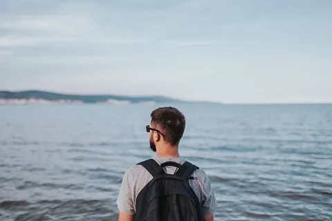 眺望大海的人 眺望大海的人