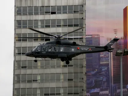 直升机、卡托维兹、莱昂纳多、奥古斯塔、建筑外观、建筑结构、交通