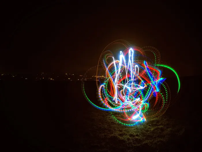 照明、多色、动态、夜间、长时间曝光、创意、发光、光-自然现象