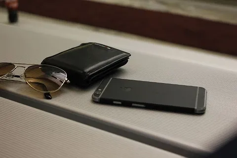 美国,里士满,iphone,钱包,物品,看台,科技,室内 美国,里士满,iphone,钱包,物品,看台,科技,室内
