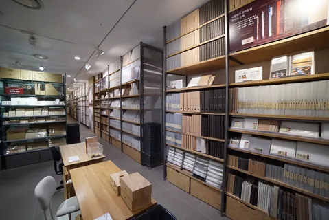 办公用品、店内、商场、百货公司、展示柜、购物、大型超市、短语 办公用品、店内、商场、百货公司、展示柜、购物、大型超市、短语