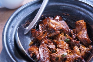 肉菜、棕色、酱汁、内部、大锅、肉、烹饪、熟的