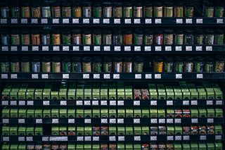 杂货店草药和香料的照片