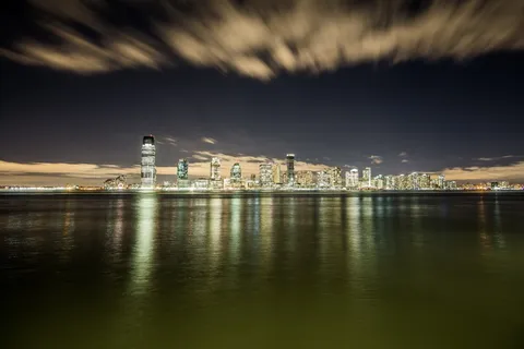 纽约,美国,布鲁克菲尔德广场/巴特利公园城,倒影,天气,星星,夜晚,天际线 纽约,美国,布鲁克菲尔德广场/巴特利公园城,倒影,天气,星星,夜晚,天际线