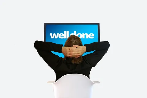 人，坐着，手，头，看，电视，女人，工作