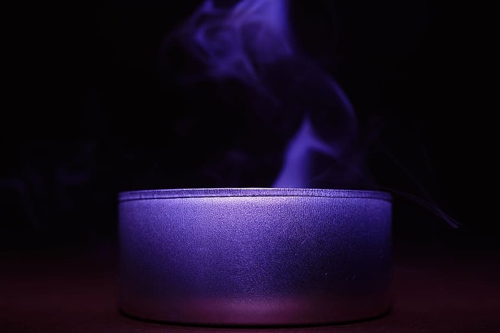 玻璃容器，烟雾，紫罗兰色，深色，夜间，灯光，蜡烛，紫色