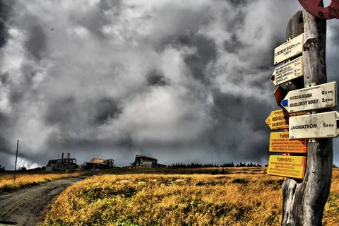 捷克*，špindlerův mlýn，petrova bouda，导航，招牌，旅行，道路，标志