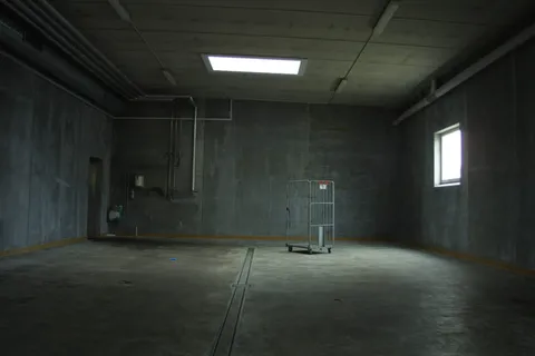 灯光、建筑、室内、房间、废弃、空置、室内、公共领域图像 灯光、建筑、室内、房间、废弃、空置、室内、公共领域图像