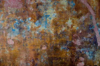 棕色和粉色木质表面