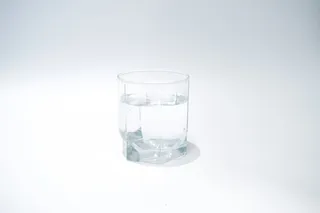 透明，岩石玻璃，填充，水，玻璃，饮料，液体，白色