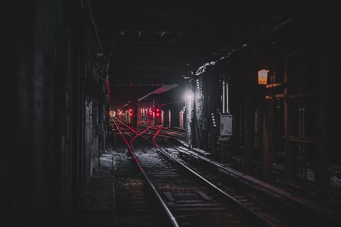 地下地铁列车隧道
