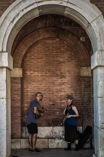 音乐家、街头音乐、萨克斯、吉他、人物、街头照片、乐器、拱门