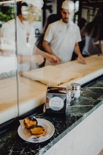 葡萄牙曼特加里亚里斯本的淡粉色纳塔