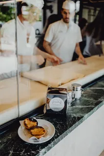 葡萄牙曼特加里亚里斯本的淡粉色纳塔 葡萄牙曼特加里亚里斯本的淡粉色纳塔