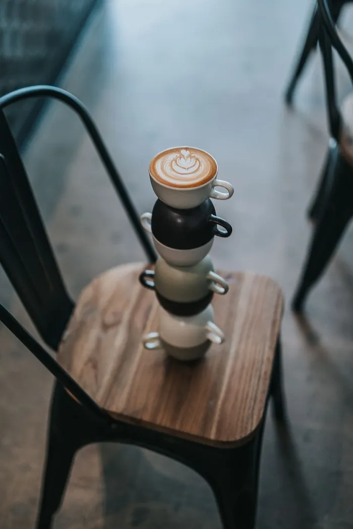 咖啡杯的浅焦摄影