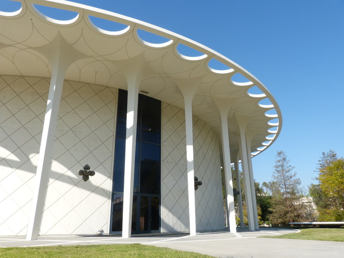 贝克曼礼堂，加州理工学院，礼堂，加州理工学院校园，帕萨迪纳，建筑，建筑结构，建筑外观