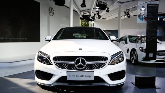 汽车，白色，空车，运输方式，机动车辆，运输，陆上车辆，室内