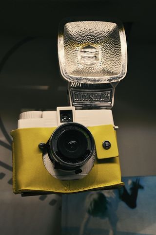 带闪光灯的照相机