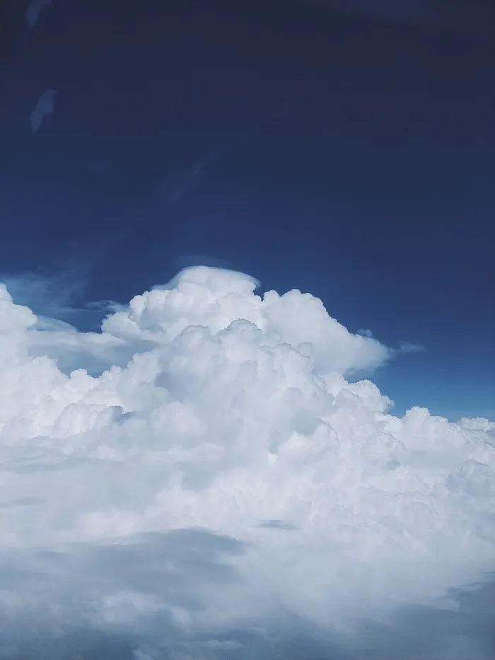 白云，云-天空，天空，自然之美，风景-自然，宁静，低角度视野，自然