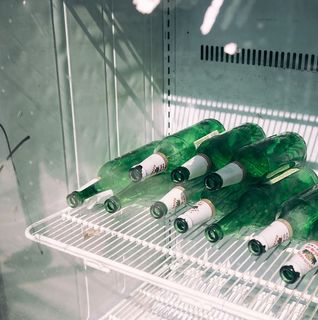 夏天，玻璃，啤酒，冰箱，灯光，时间，街道，绿色