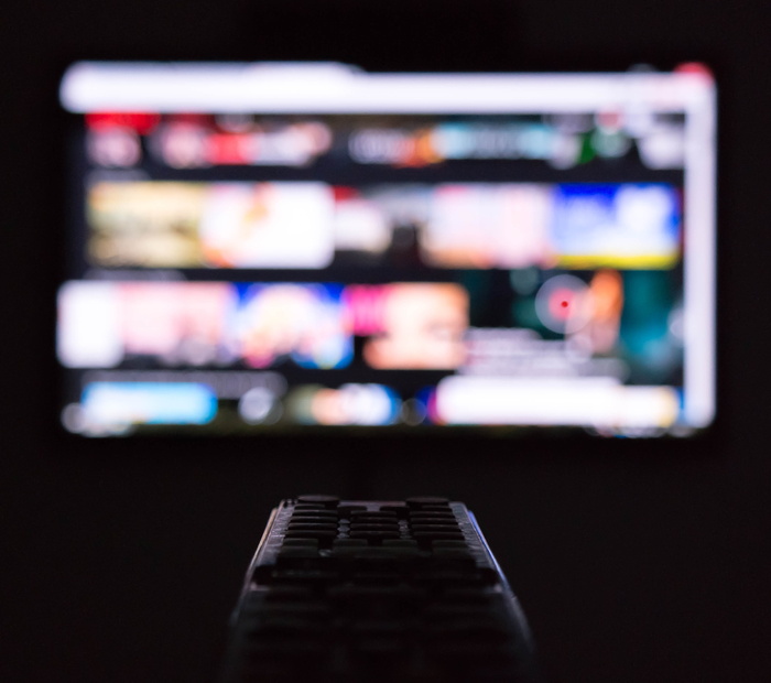遥控器、电视、灯光、netflix、放松、应用程序、电视、媒体