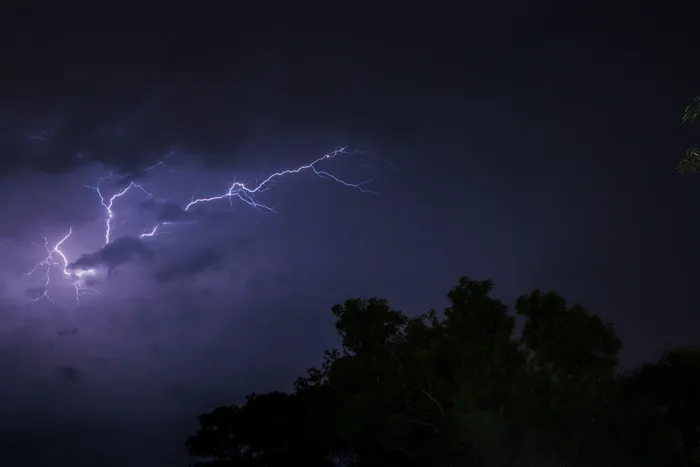 低，角度照片，雷电，树，雷电，雷电，云，能量，云