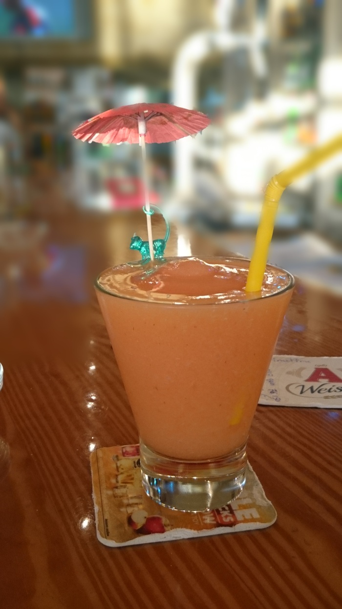 橙色，稻草，雨伞，冰，饮料，部分，食品和饮料，桌子