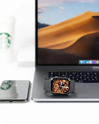 太空灰色MacBook和iPhone 6