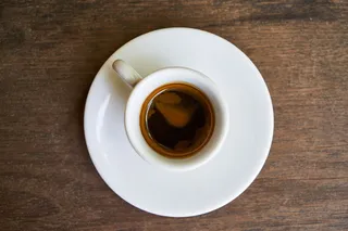 白色，陶瓷，咖啡杯，咖啡，咖啡馆，桌子，饮料，杯子