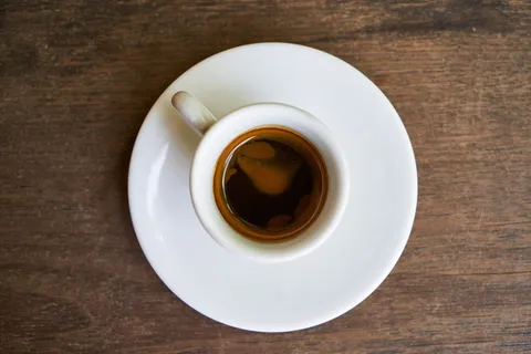 白色,陶瓷,咖啡杯,咖啡,咖啡馆,桌子,饮料,杯子 白色,陶瓷,咖啡杯,咖啡,咖啡馆,桌子,饮料,杯子
