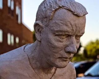 幸福是如此的滑，雕塑，雕像，人物，脸，艺术品，人，头