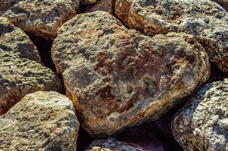 心形褐色石头，石头的心，石头，心，爱，石头，面包，石头-物体