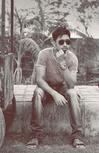 公文包，男士，款式，太阳镜，正坐，黑白，人物，严肃