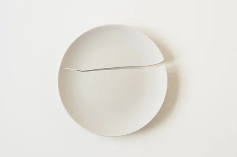 裂纹板,表面,板,破损,食品,白色,破损板,陶瓷 裂纹板,表面,板,破损,食品,白色,破损板,陶瓷