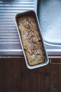 矩形灰色托盘，食品，植物，食品和饮料，烘焙，美味，香蕉蛋糕，甜点