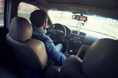 道路、人、人、手、成人、汽车、汽车、模糊 道路、人、人、手、成人、汽车、汽车、模糊