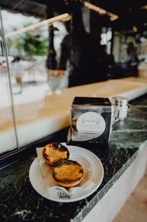 葡萄牙曼特加里亚里斯本的淡粉色纳塔