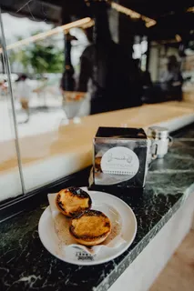 葡萄牙曼特加里亚里斯本的淡粉色纳塔 葡萄牙曼特加里亚里斯本的淡粉色纳塔