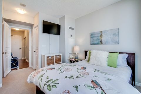 共管公寓，湖岸公寓，安大略省，多伦多，卧室，家具，室内，床